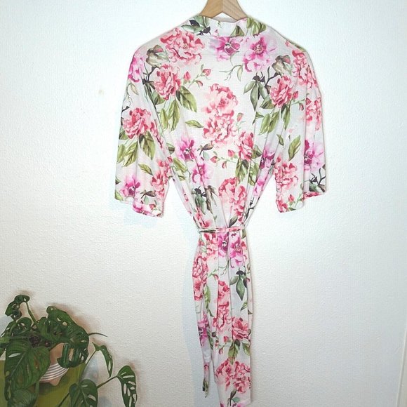 Show Me Your MuMu Robe Brie Floral Short Sleeve Robe for Bridesmaids/ Mama Labor - Picture 2 of 3